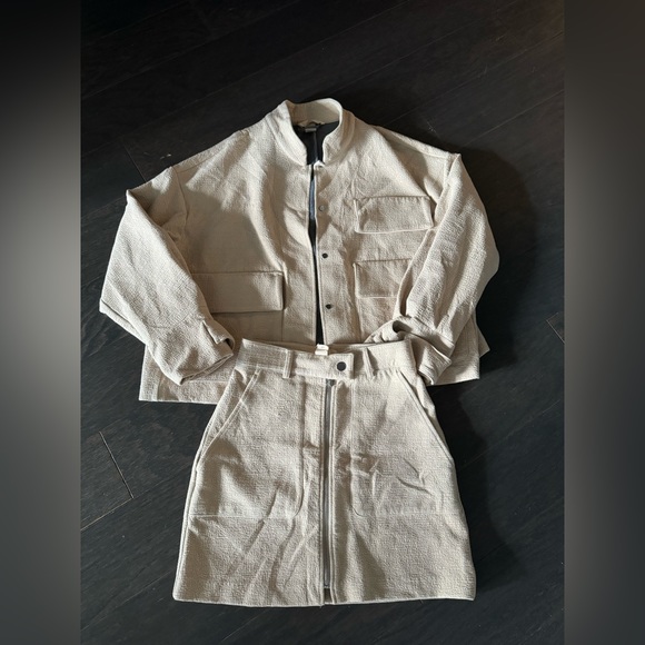 Matching Jacket and Skirt Set XS beige - Picture 2 of 3